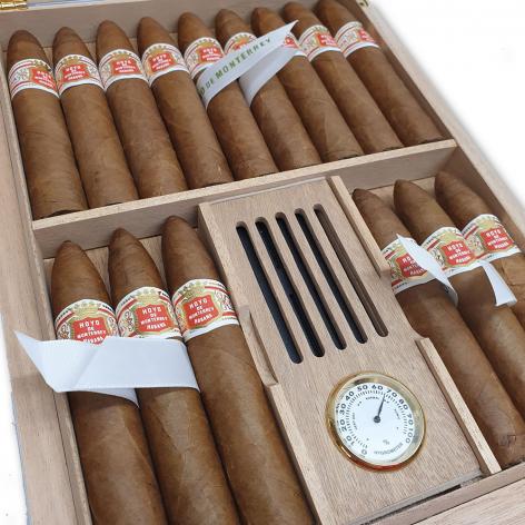 Lot 472 - Hoyo de Monterrey Petit Belicosos Travel Humidor 