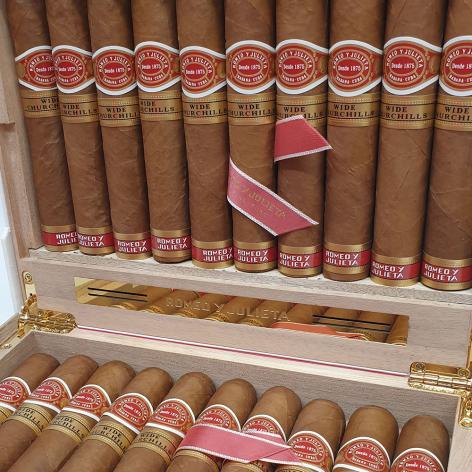 Lot 476 - Romeo y Julieta Wide Churchills Travel Humidor