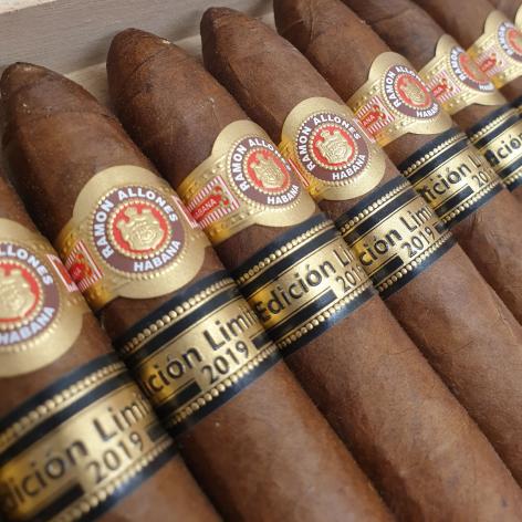 Lot 477 - Ramon Allones No. 2