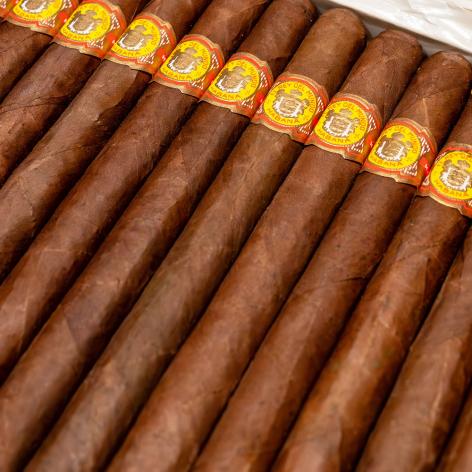 Lot 481 - El Rey Del Mundo Lonsdales