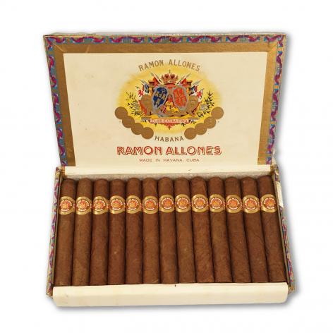 Lot 488 - Ramon Allones Small Club Coronas