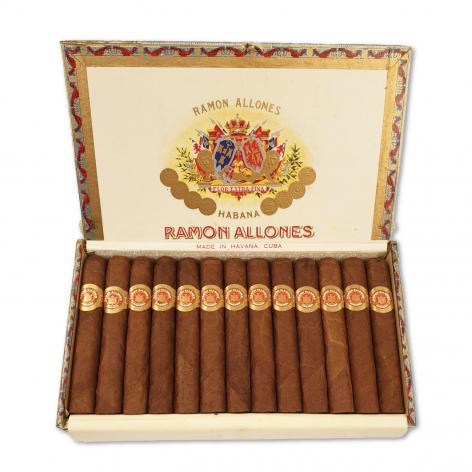 Lot 489 - Ramon Allones Small Club Coronas