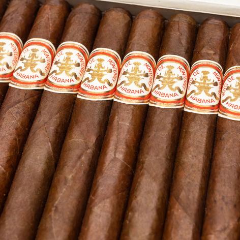 Lot 489 - Hoyo De Monterrey Churchills