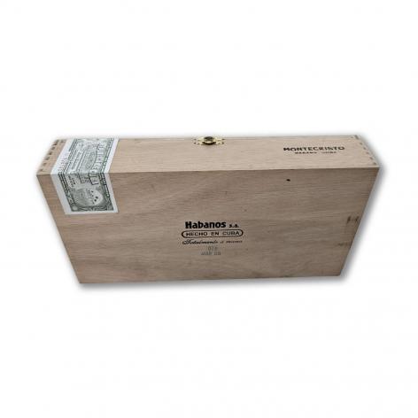 Lot 494 - Montecristo Robustos