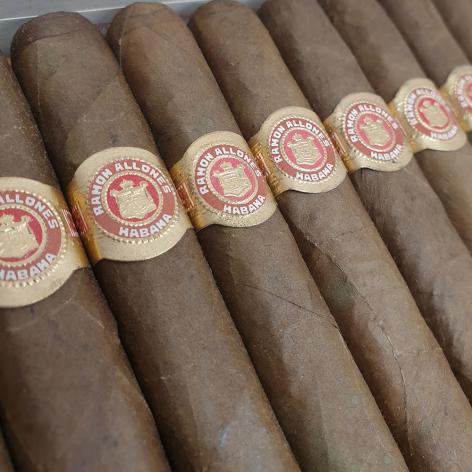 Lot 499 - Ramon Allones Coronas 