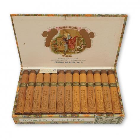 Lot 500 - Romeo y Julieta Cedros de Luxe No. 3