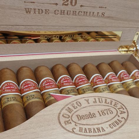 Lot 502 - Romeo y Julieta Wide Churchills Travel Humidor
