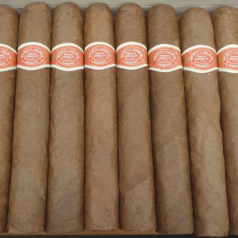 Lot 502 - Romeo y Julieta Exhibicion No.4