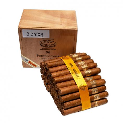 Lot 504 - Por Larranaga Petit Coronas