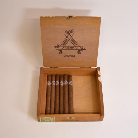 Lot 50 - Montecristo Joyitas 