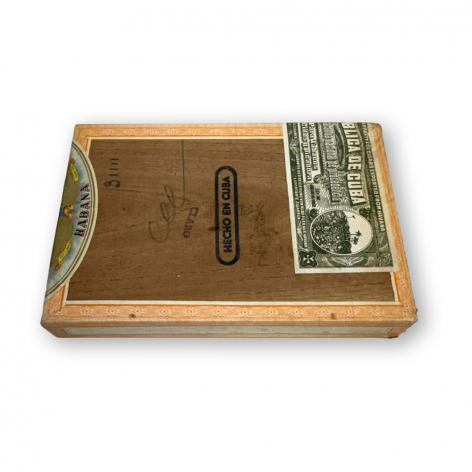 Lot 515 - H. Upmann Petit Coronas