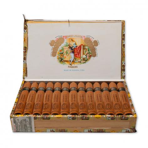 Lot 517 - Romeo y Julieta Cedros de Luxe No. 3