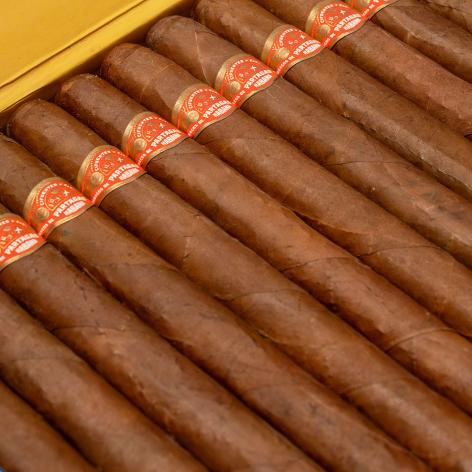Lot 520 - Partagas Churchill de Luxe