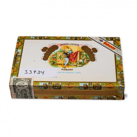 Lot 523 - Romeo y Julieta Petit Coronas