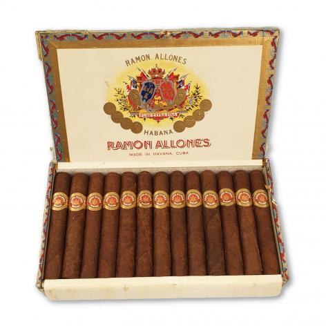 Lot 524 - Ramon Allones Small Club Coronas