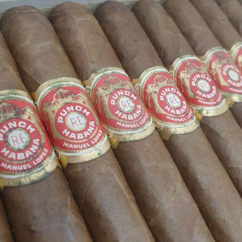 Lot 524 - Punch Double Coronas 
