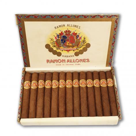 Lot 525 - Ramon Allones Small Club Coronas 