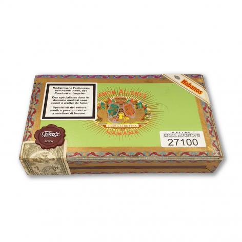 Lot 525 - Ramon Allones Small Club Coronas 