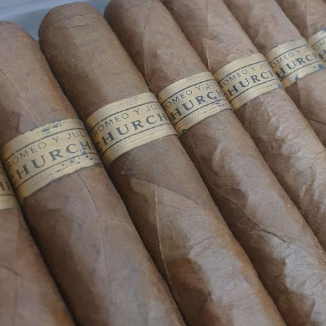 Lot 526 - Romeo y Julieta Churchills