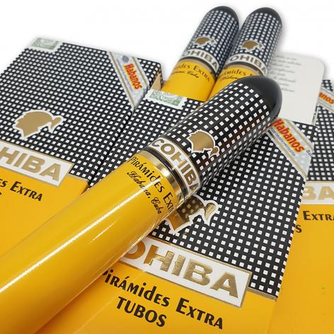Lot 52 - Cohiba Piramides Extra