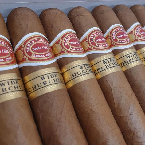 Lot 535 - Romeo y Julieta Wide Churchills 