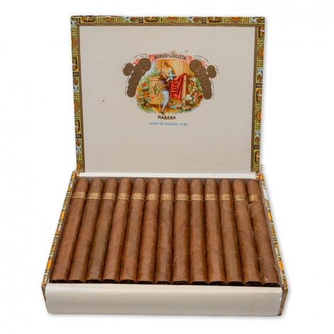 Lot 536 - Romeo y Julieta Churchills