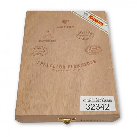 Lot 538 - Seleccion Piramide