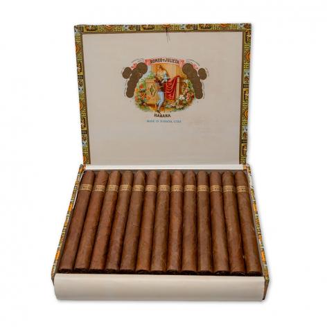Lot 538 - Romeo y Julieta Churchills