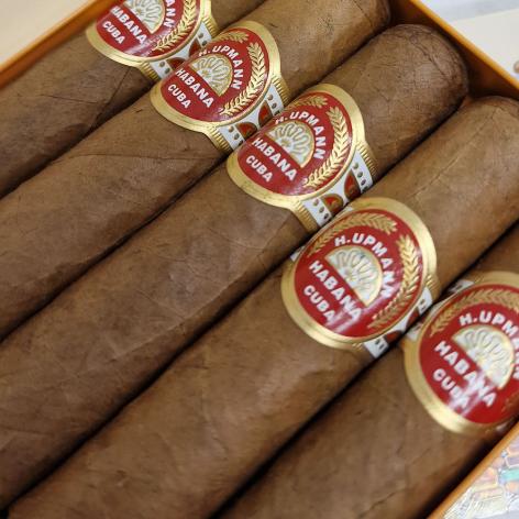 Lot 53 - H.Upmann Half Corona