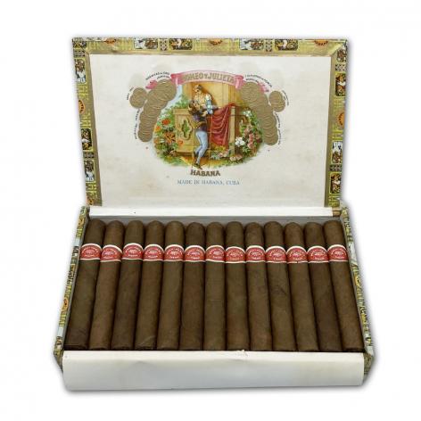 Lot 546 - Romeo y Julieta Tres Petit Coronas