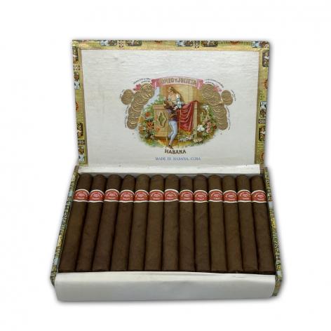 Lot 547 - Romeo y Julieta Tres Petit Coronas