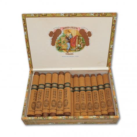 Lot 54 - Romeo y Julieta Cedros de Luxe No. 2