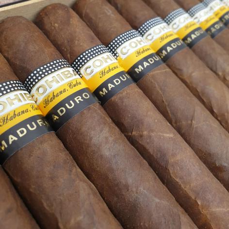 Lot 54 - Cohiba Genios 