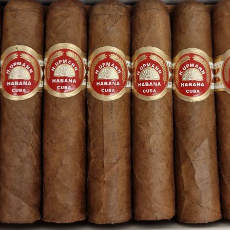 Lot 54 - H.Upmann Half Corona