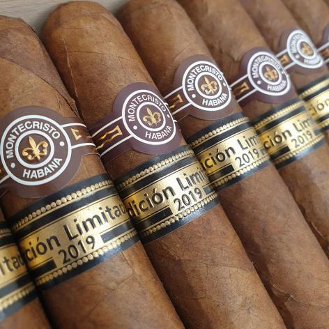 Lot 550 - Montecristo Supremos 