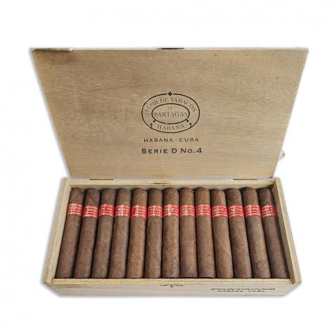 Lot 555 - Partagas Serie D No.4 