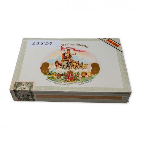 Lot 556 - El Rey Del Mundo Petit Coronas