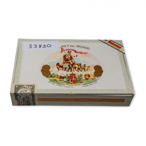 Lot 557 - El Rey Del Mundo Petit Coronas