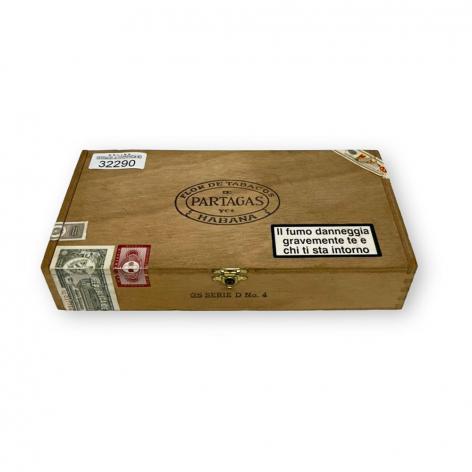 Lot 559 - Partagas Serie D No.4 