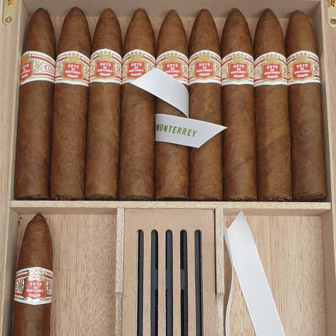Lot 561 - Hoyo de Monterrey Petit Belicosos Travel Humidor 