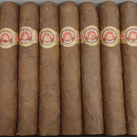 Lot 565 - Ramon Allones Specially Selected