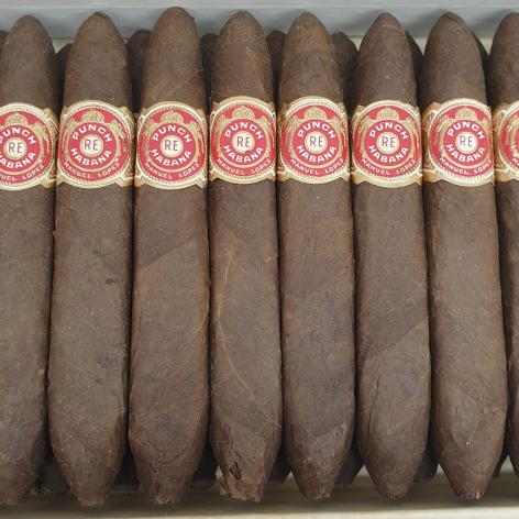 Lot 565 - Punch Excepcionales Superfinos 