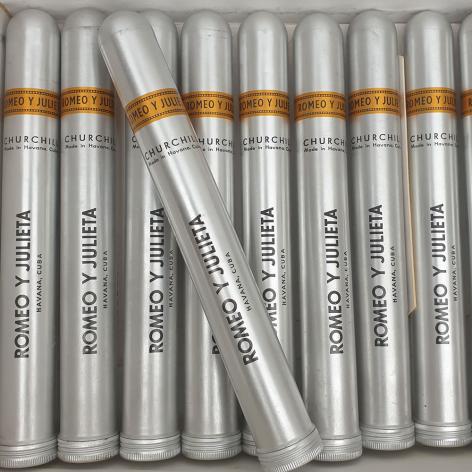 Lot 566 - Romeo y Julieta Churchills 