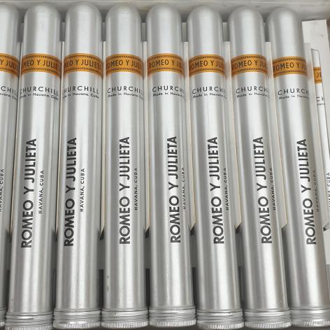 Lot 567 - Romeo y Julieta Churchills 