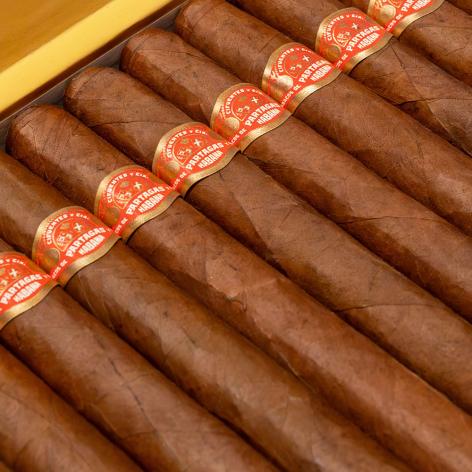 Lot 568 - Partagas Churchill de Luxe