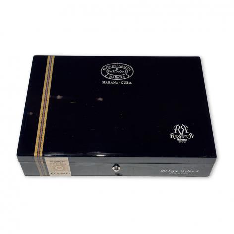 Lot 570 - Partagas Serie D No. 4 Reserva