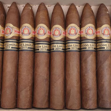 Lot 585 - Ramon Allones No. 2