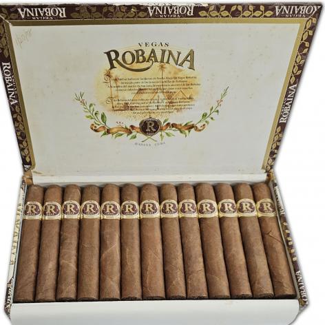 Lot 590 - Vegas Robaina Famosos 