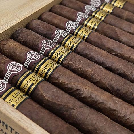 Lot 600 - Montecristo Sublimes 
