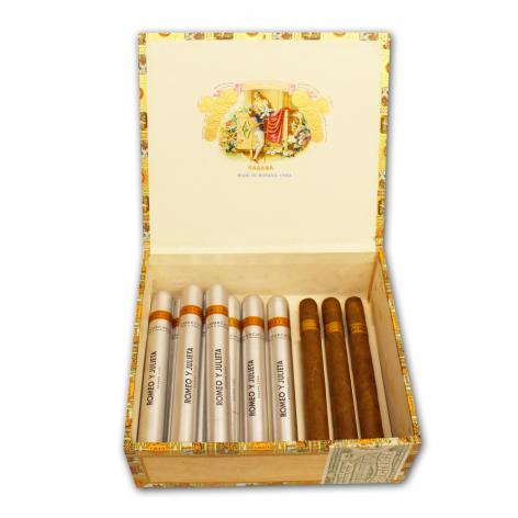 Lot 61 - Romeo y Julieta Tubed Churchills